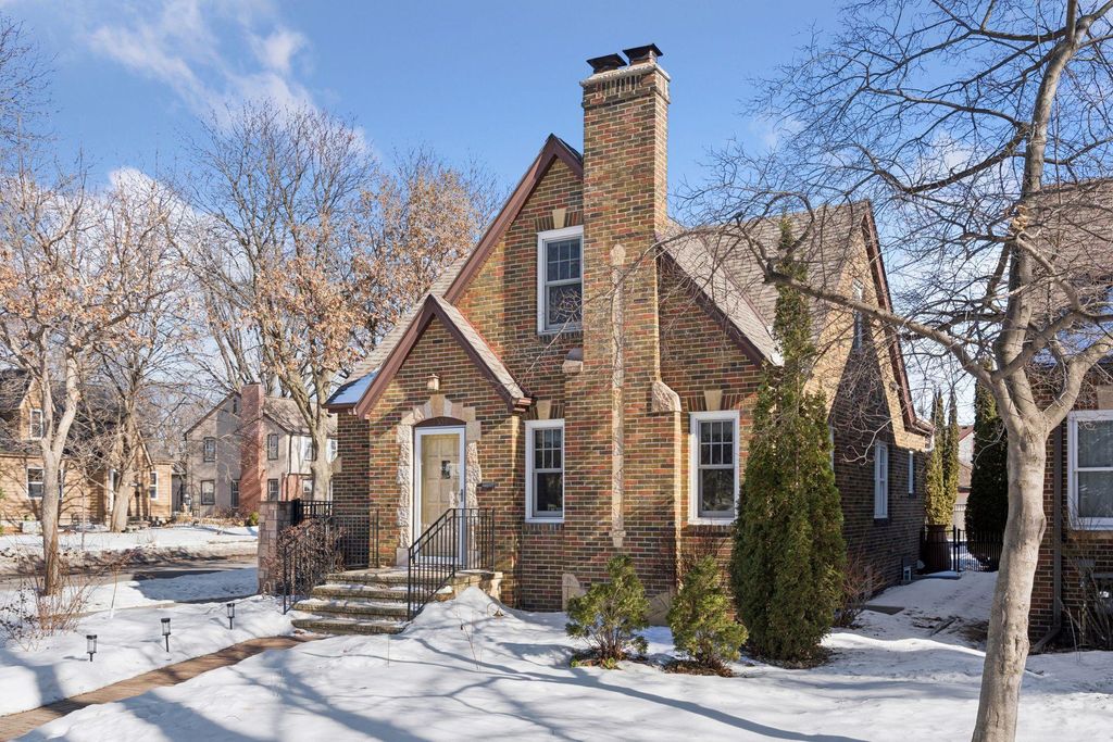 Photo of 1558 Simpson Street, Saint Paul, MN 55108 (MLS # 7017911)