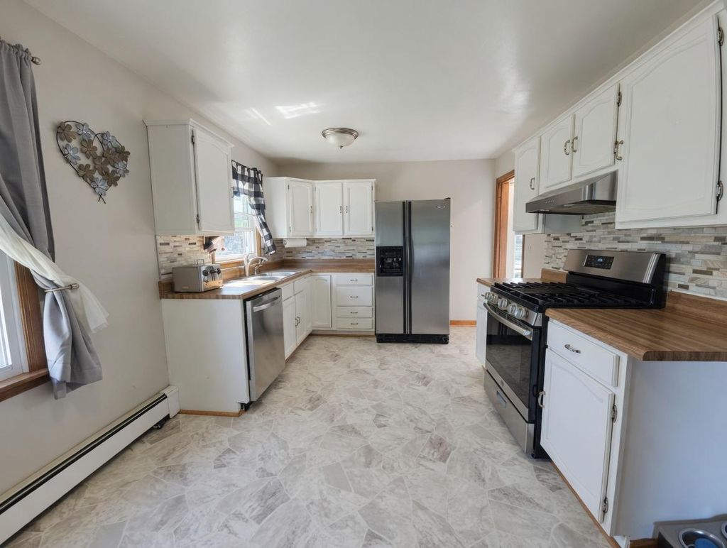 Photo of 119 4th Avenue NE, Brainerd, MN 56401 (MLS # 7072123)