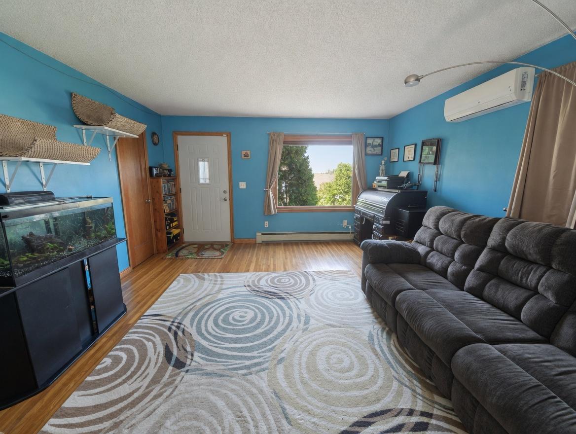 119 4th Avenue NE