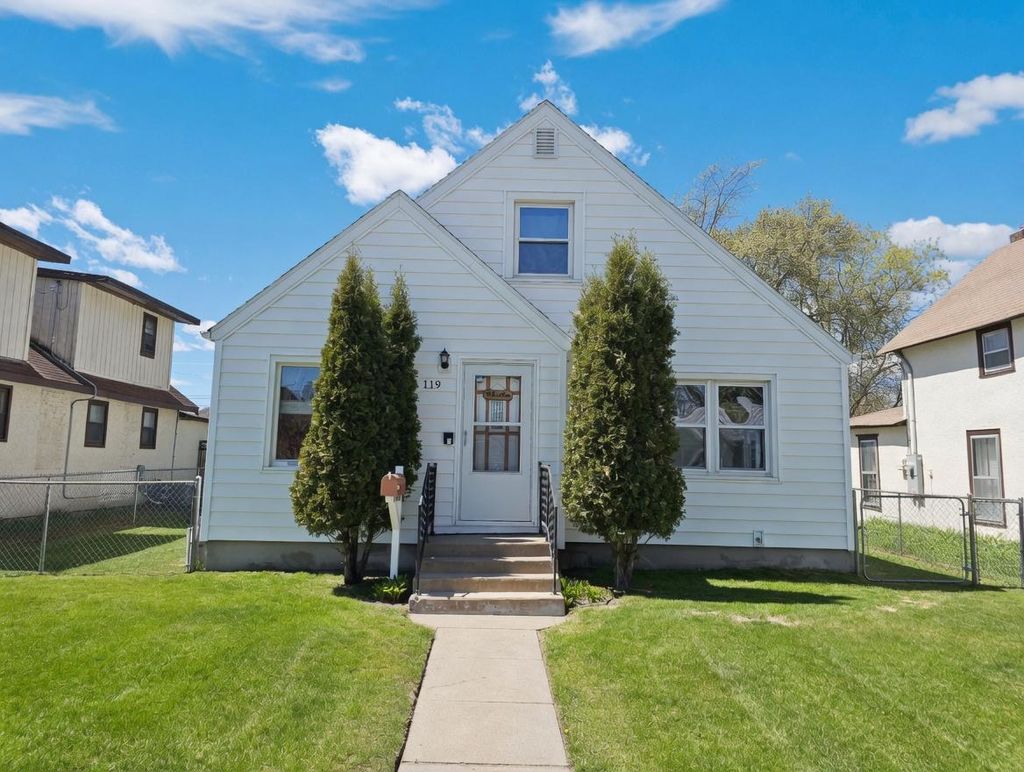 Photo of 119 4th Avenue NE, Brainerd, MN 56401 (MLS # 7072123)