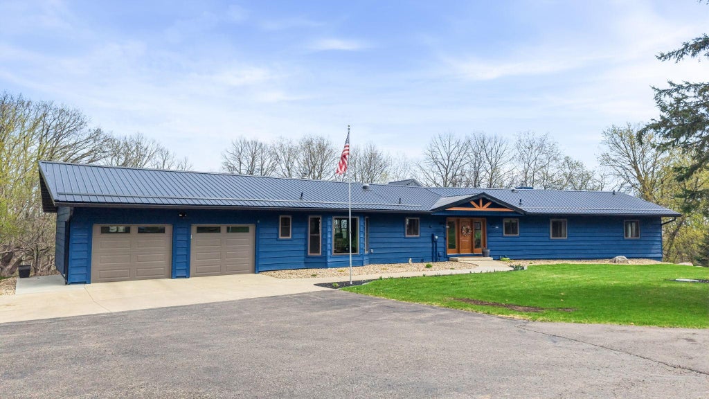 Photo of 3015 Valleywood Drive SW, Rochester, MN 55902 (MLS # 7136226)