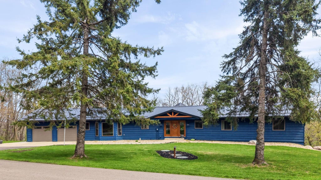 Photo of 3015 Valleywood Drive SW, Rochester, MN 55902 (MLS # 7136226)