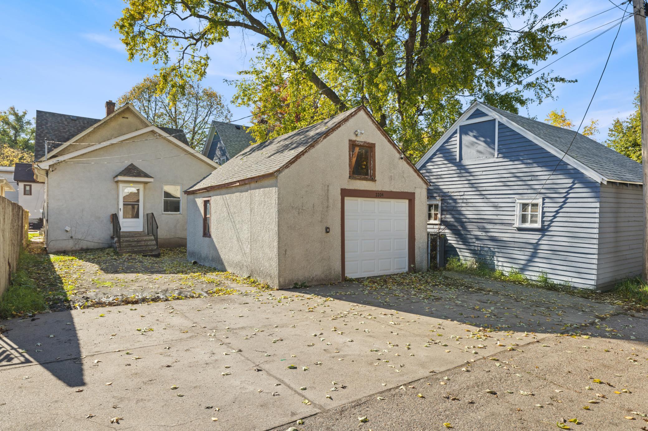 2204 E 35th Street