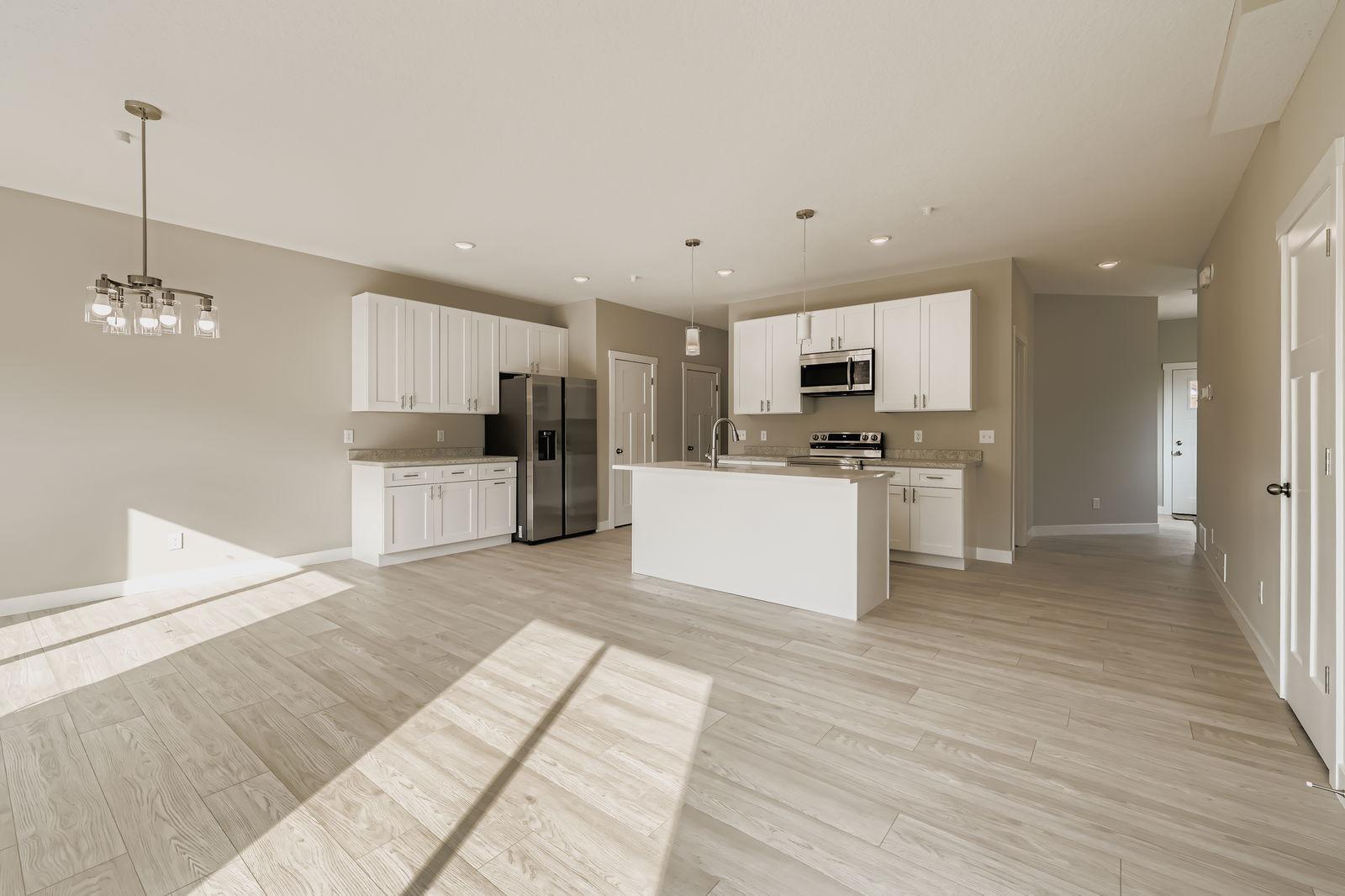 2123 Cleveland Way S