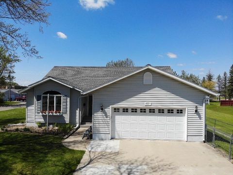 Photo of 901 5th Street NE, Staples, MN 56479 (MLS # 7078506)