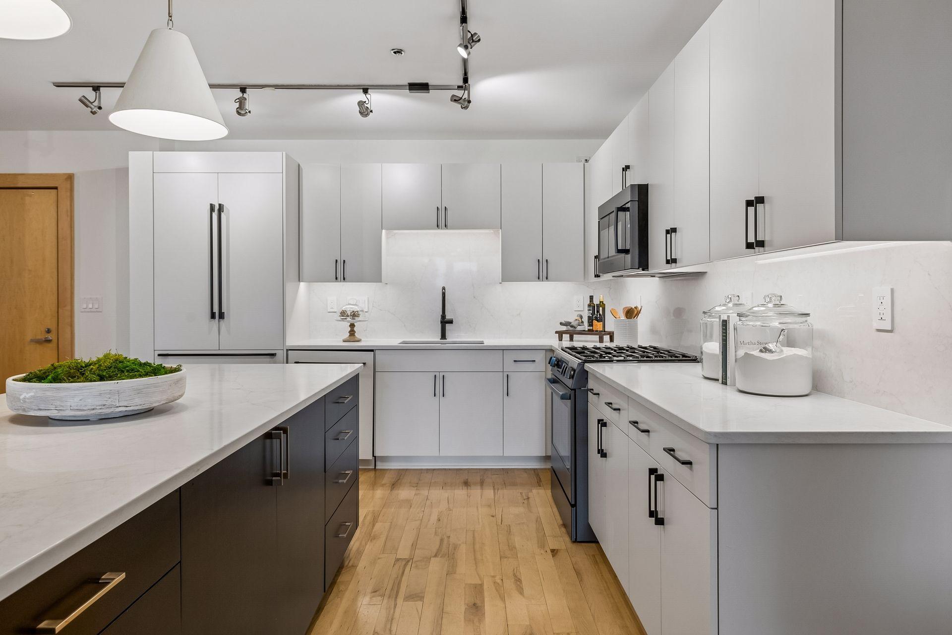 215 10th Avenue S 321