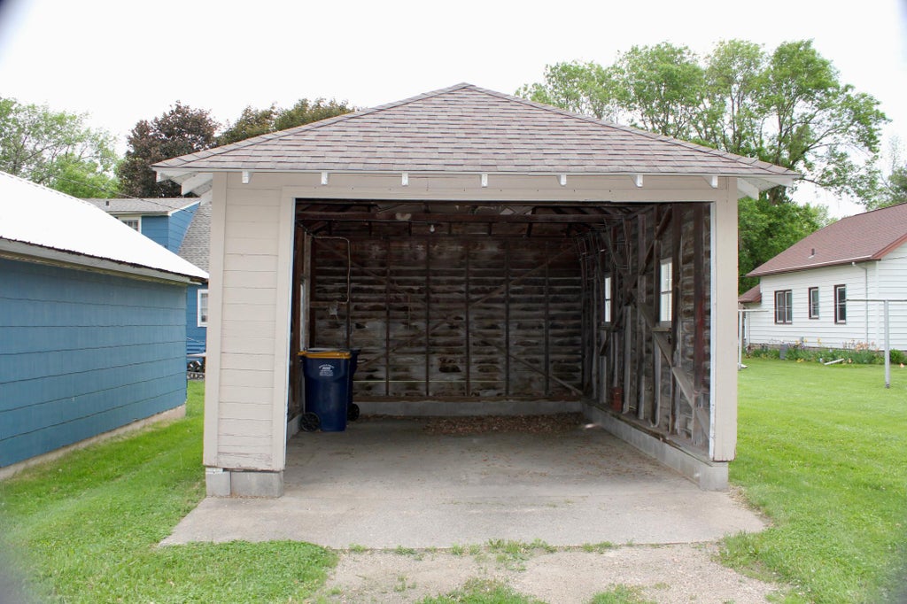 Photo of 827 Ash Avenue, Gibbon, MN 55335 (MLS # 7087629)