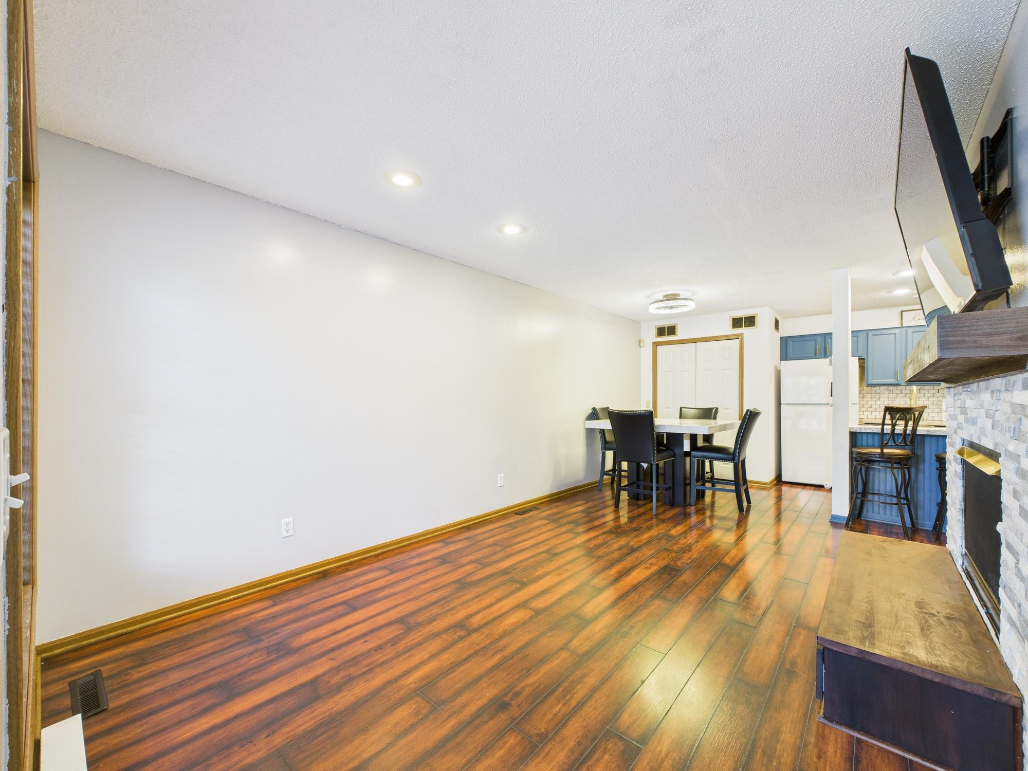 1853 Riverwood Drive 4