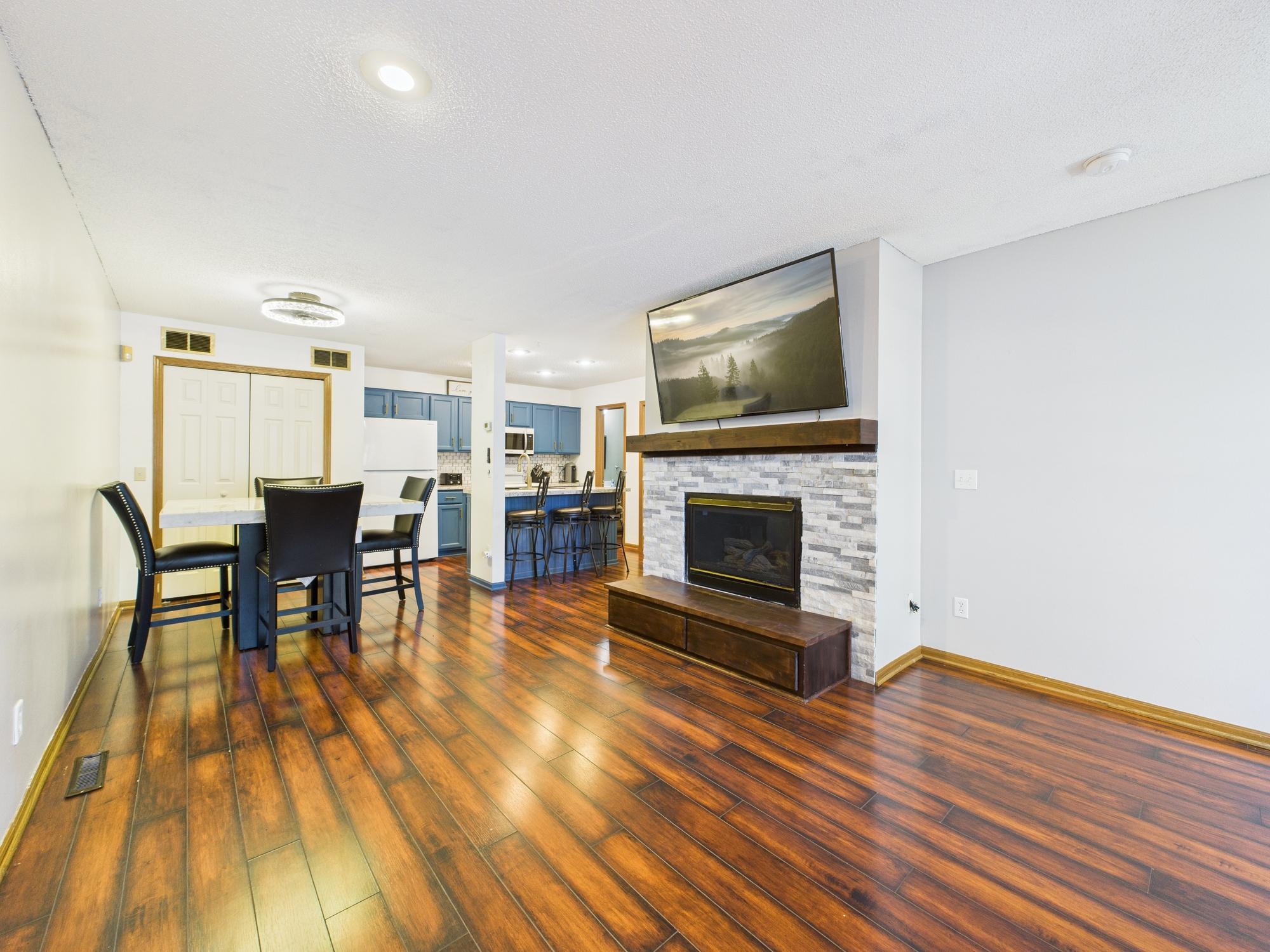 1853 Riverwood Drive 4