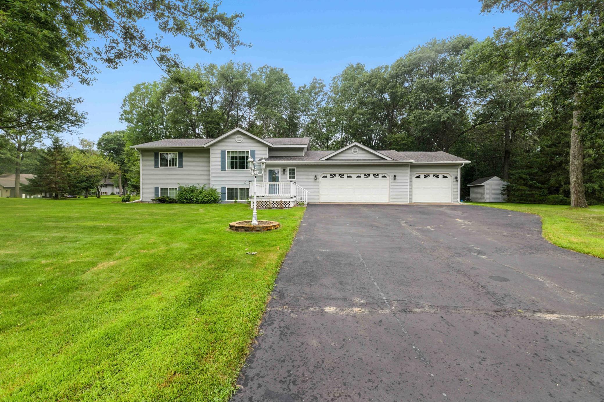 13895 Grand Oaks Court