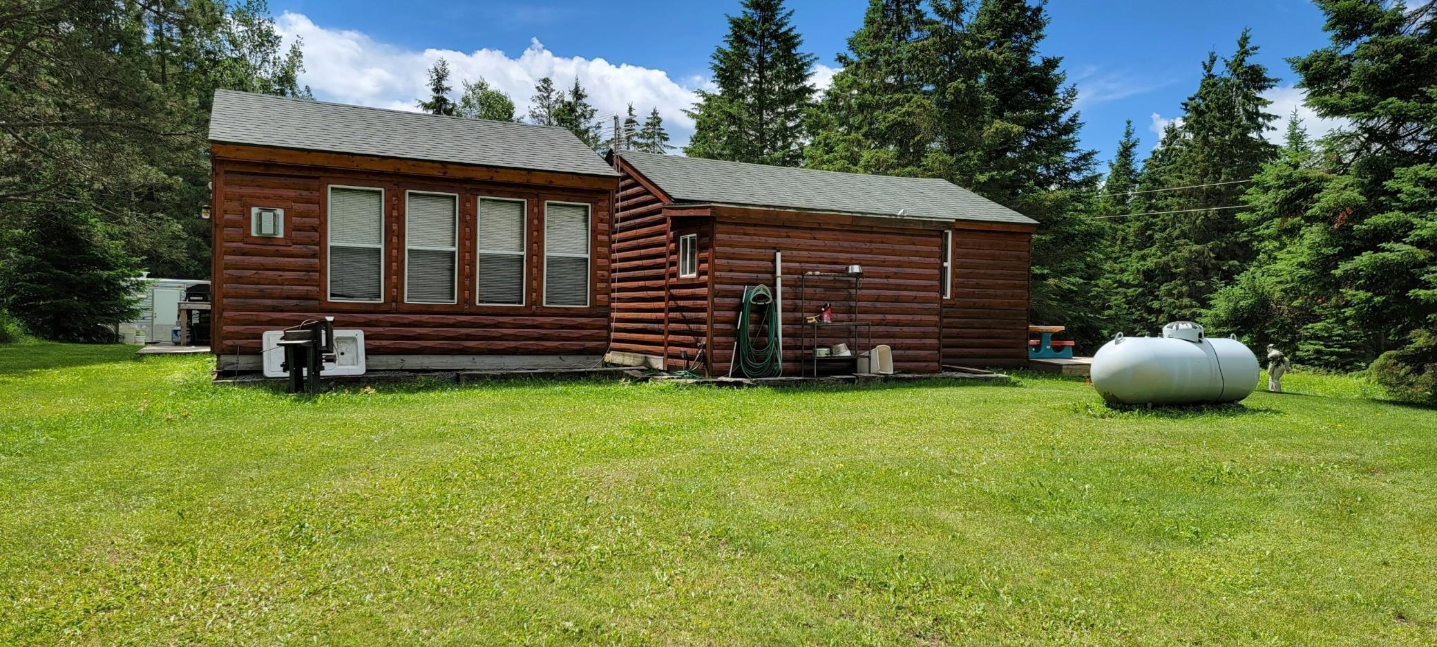 8704 Tobique Road NE