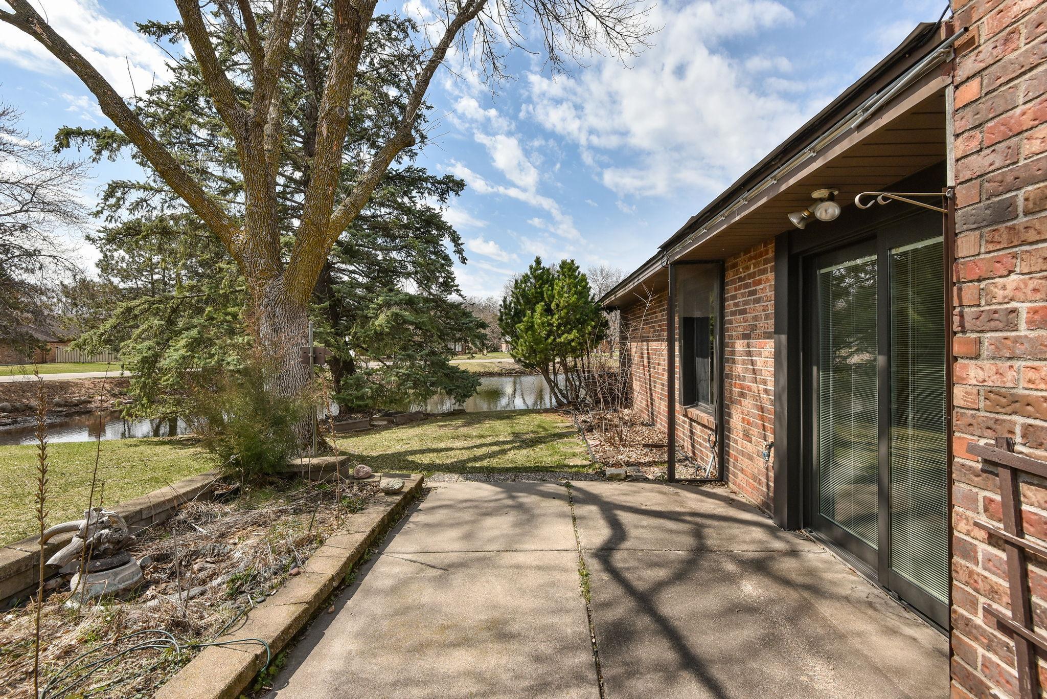 1021 Yuma Lane N