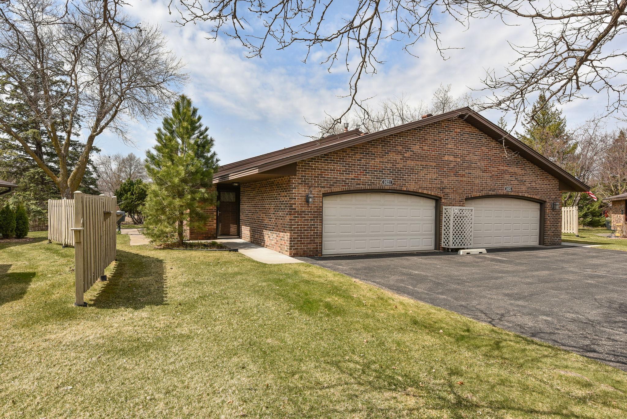 1021 Yuma Lane N
