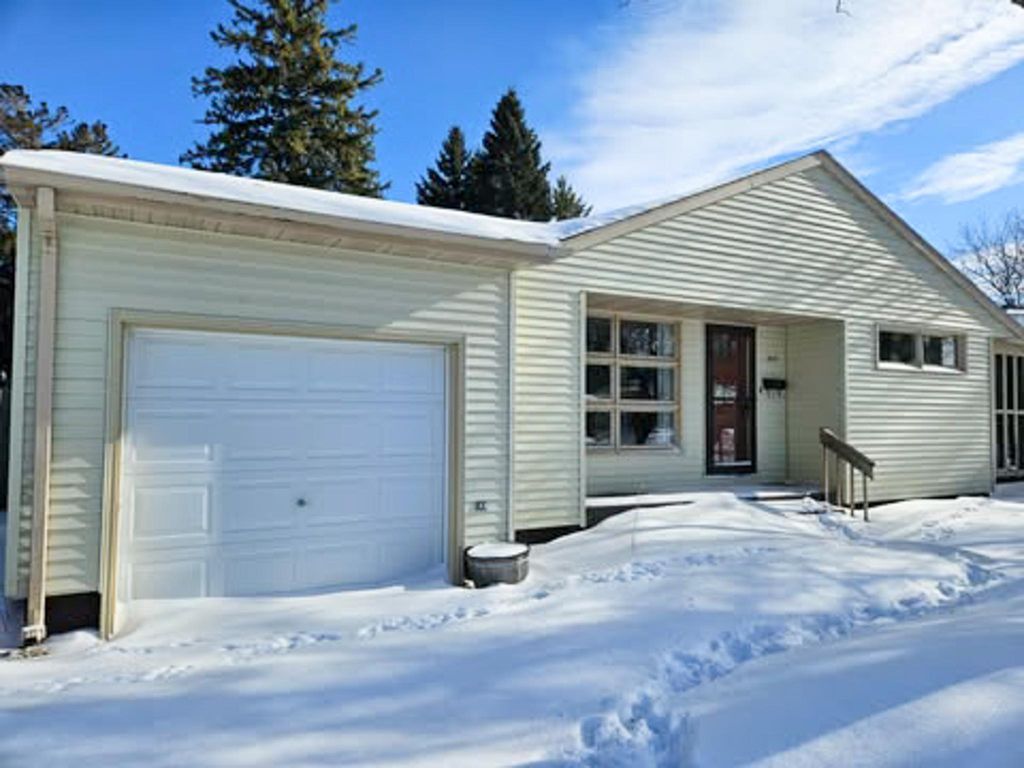 Photo of 308 Maple Avenue S, Thief River Falls, MN 56701 (MLS # 7015759)