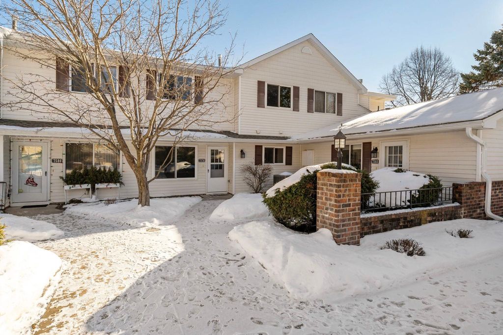 Photo of 7570 15th Street Lane N, Oakdale, MN 55128 (MLS # 7005963)