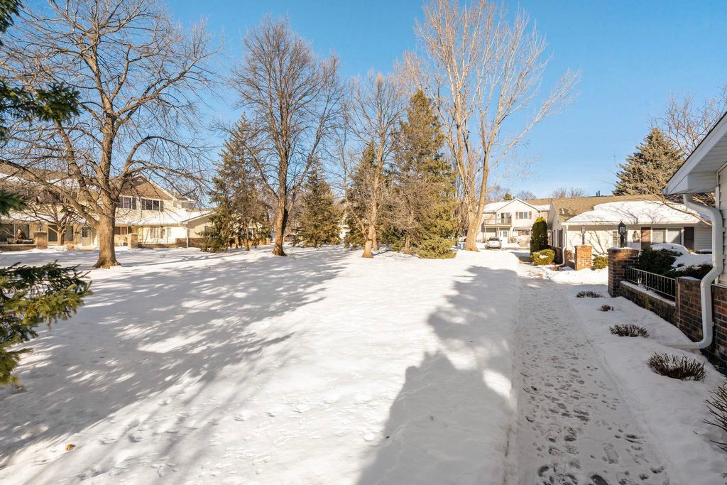 Photo of 7570 15th Street Lane N, Oakdale, MN 55128 (MLS # 7005963)