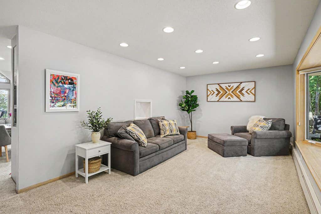 Photo of 277 Highland Drive, Chaska, MN 55318 (MLS # 7114043)