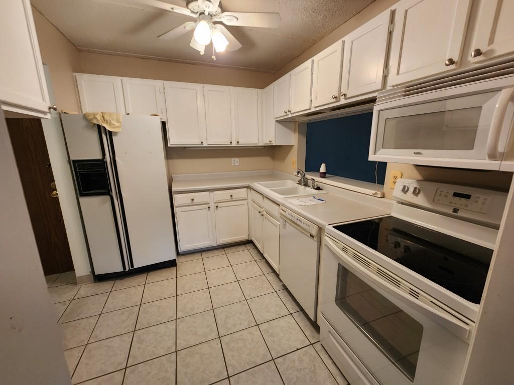 10501 Cedar Lake Road 212