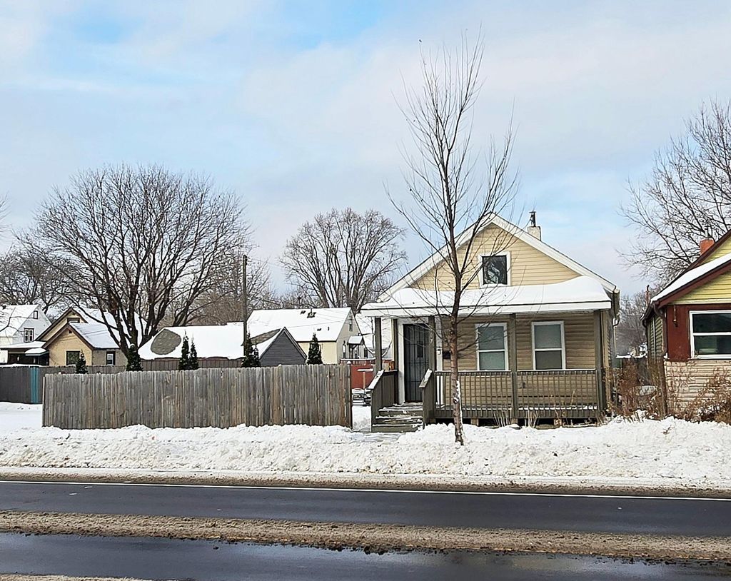 Photo of 307 Maryland Avenue W, Saint Paul, MN 55117 (MLS # 7014054)