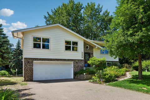 Photo of 5281 Shore Trail NE, Prior Lake, MN 55372 (MLS # 7094205)