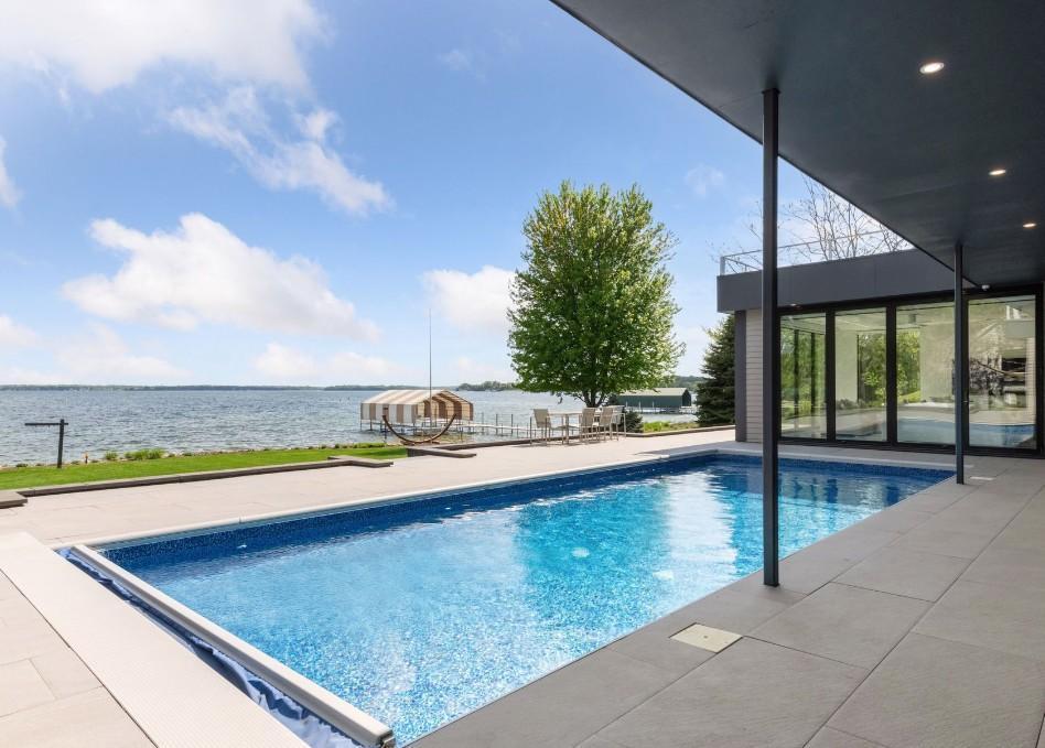 1225 Shoreline Drive