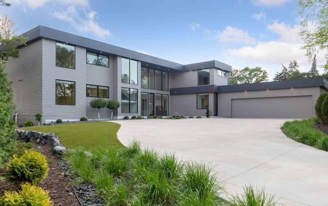 1225 Shoreline Drive