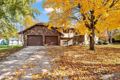 Photo of 2005 15th Street NW, Faribault, MN 55021 (MLS # 6812160)