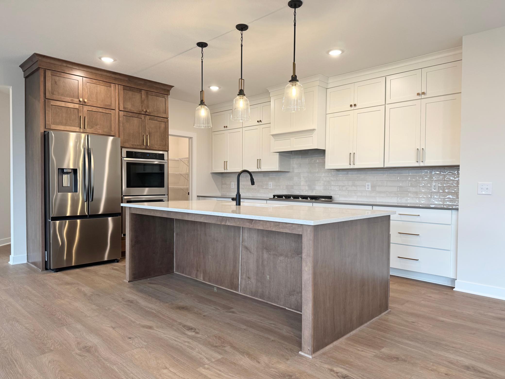 10184 Queensland Lane N