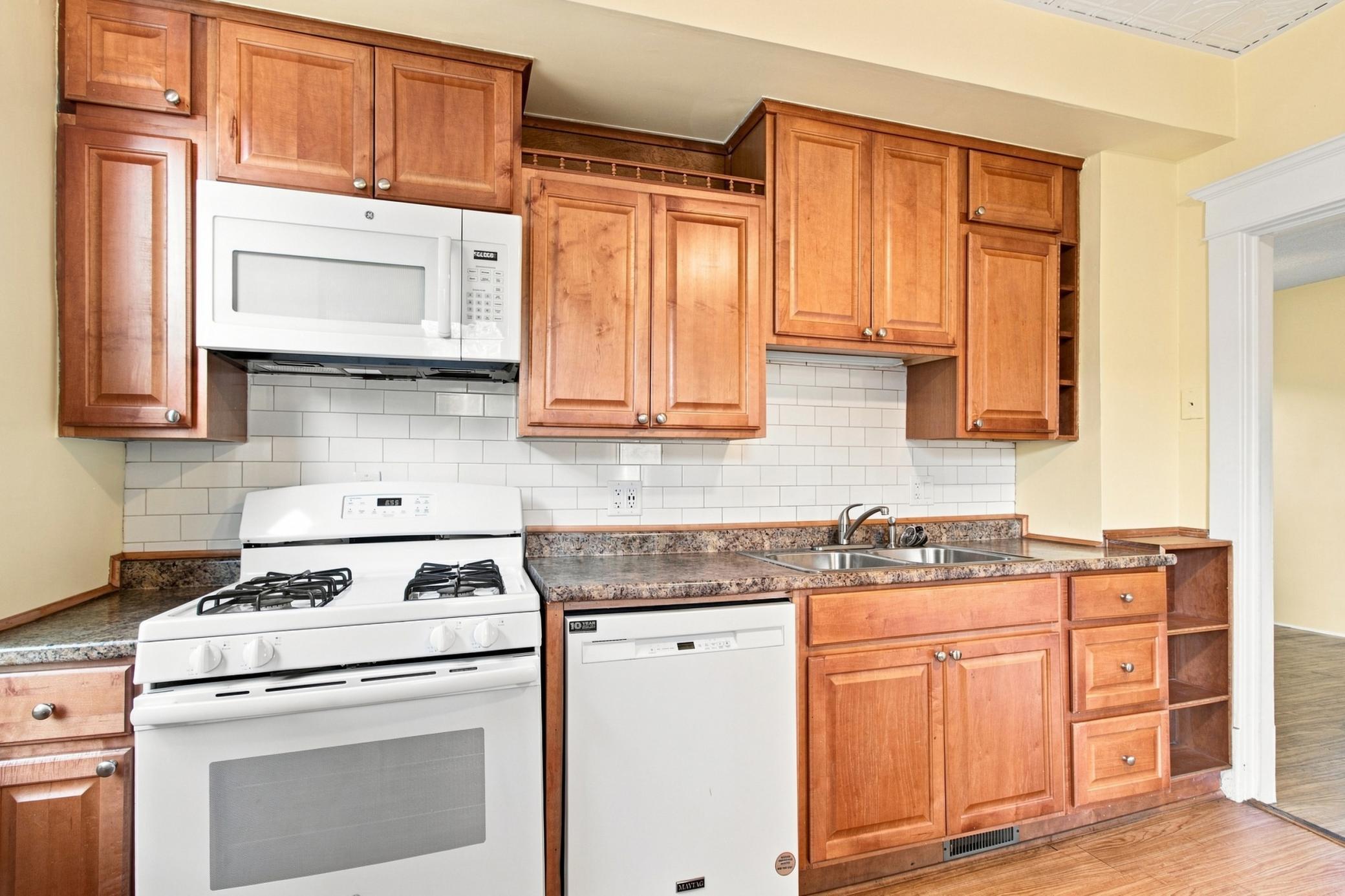 190 Annapolis Street E