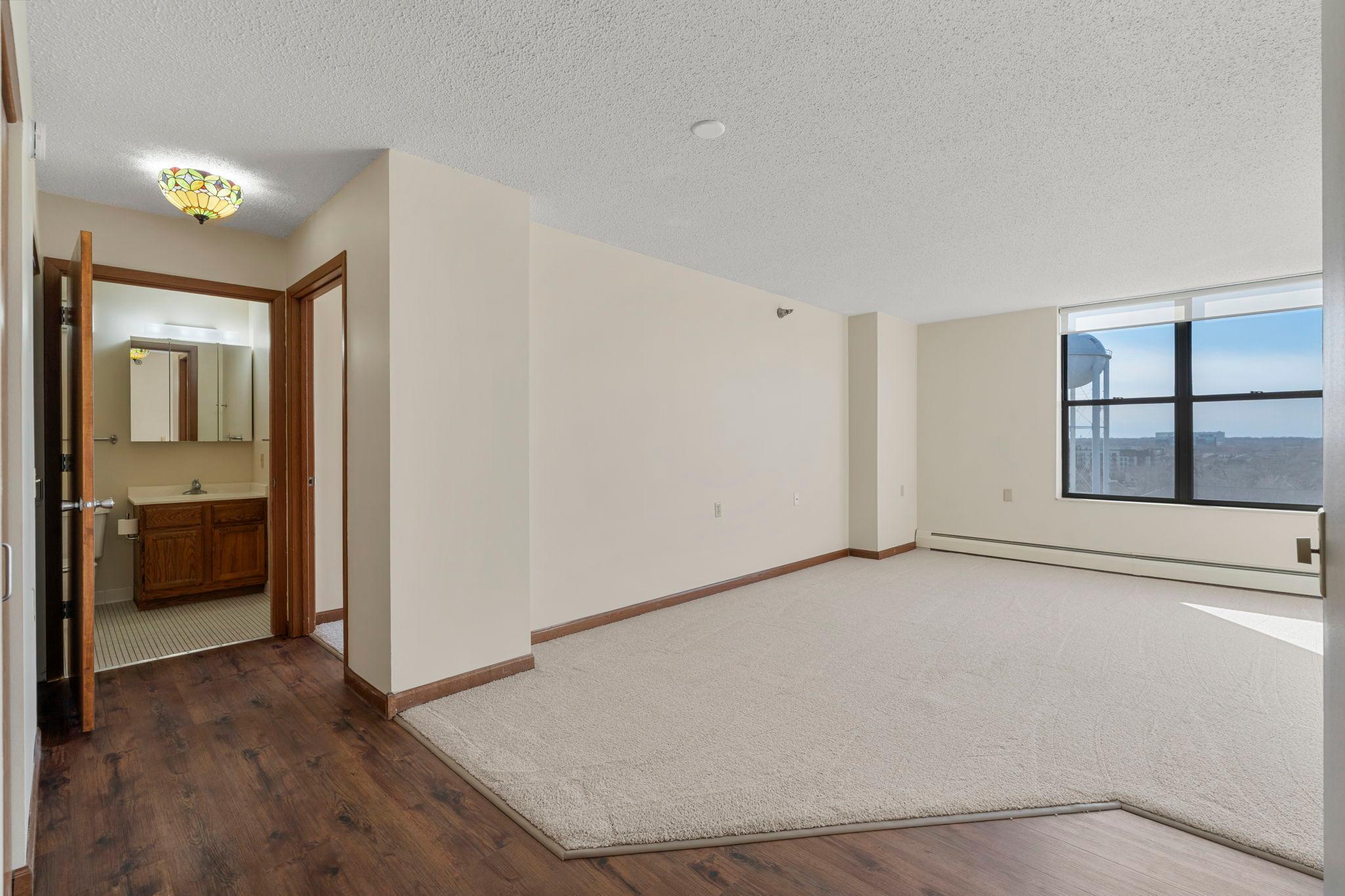 7600 Golden Valley Road 1004