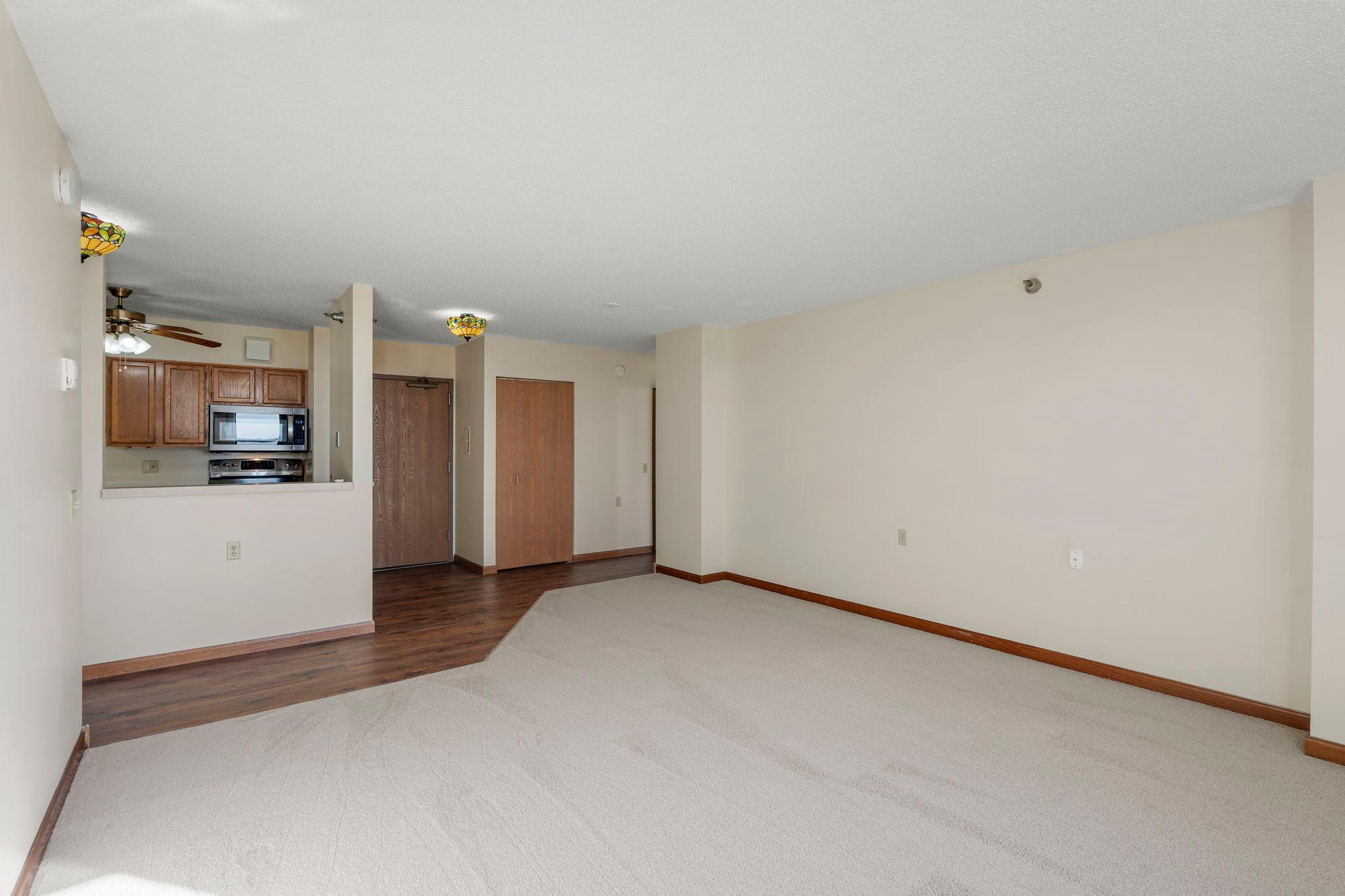 7600 Golden Valley Road 1004