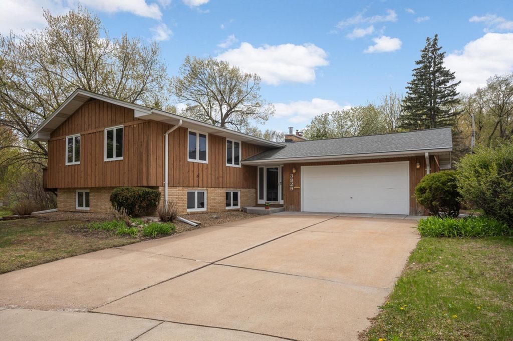 Photo of 3829 Florida Avenue N, Crystal, MN 55427 (MLS # 7063732)