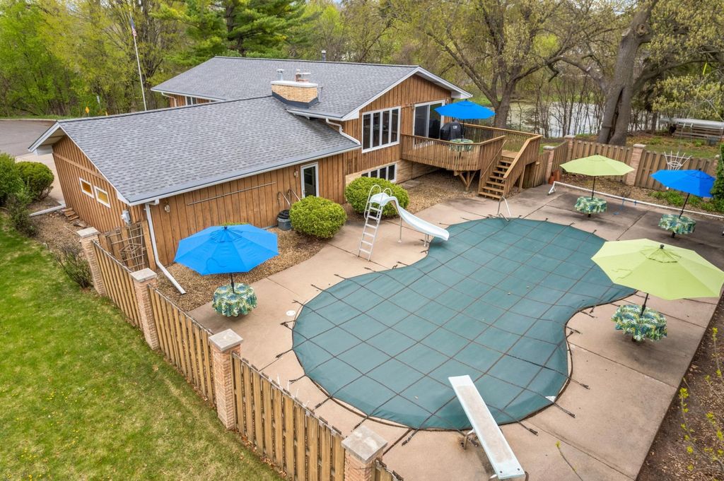 Photo of 3829 Florida Avenue N, Crystal, MN 55427 (MLS # 7063732)