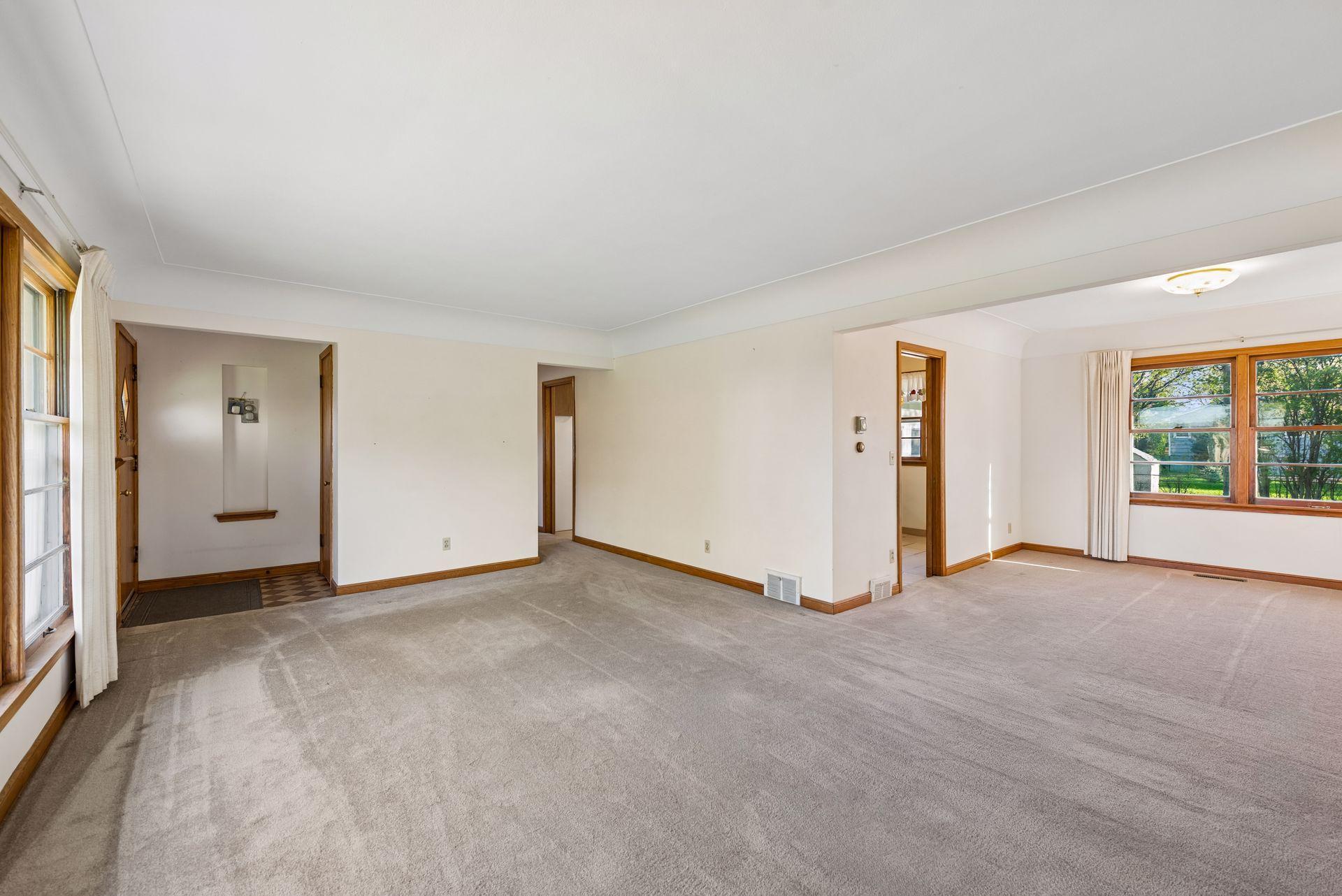 933 Edgewater Avenue