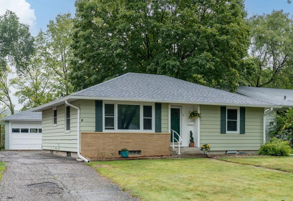 Photo of 13 Southview Drive, Mankato, MN 56001 (MLS # 7148316)