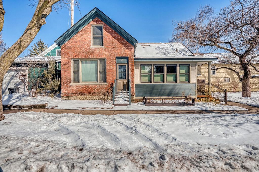 Photo of 254 Western Avenue S, Saint Paul, MN 55102 (MLS # 7029130)