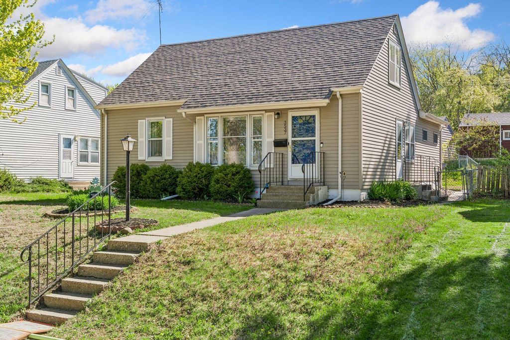 Photo of 3537 Valley Street NE, Minneapolis, MN 55418 (MLS # 7071795)