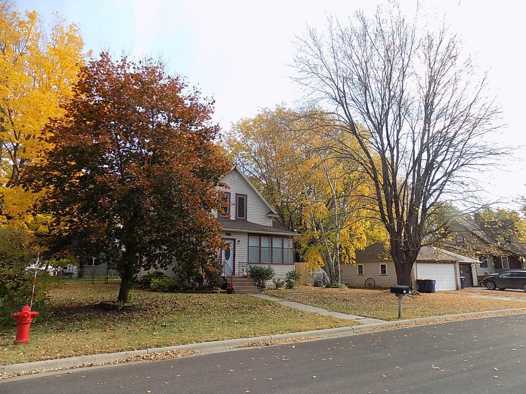 Photo of 480 11th Street, Lafayette, MN 56054 (MLS # 7166900)