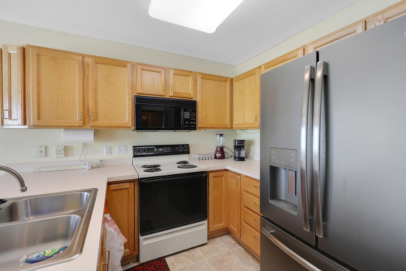9462 Prairieview Trail N