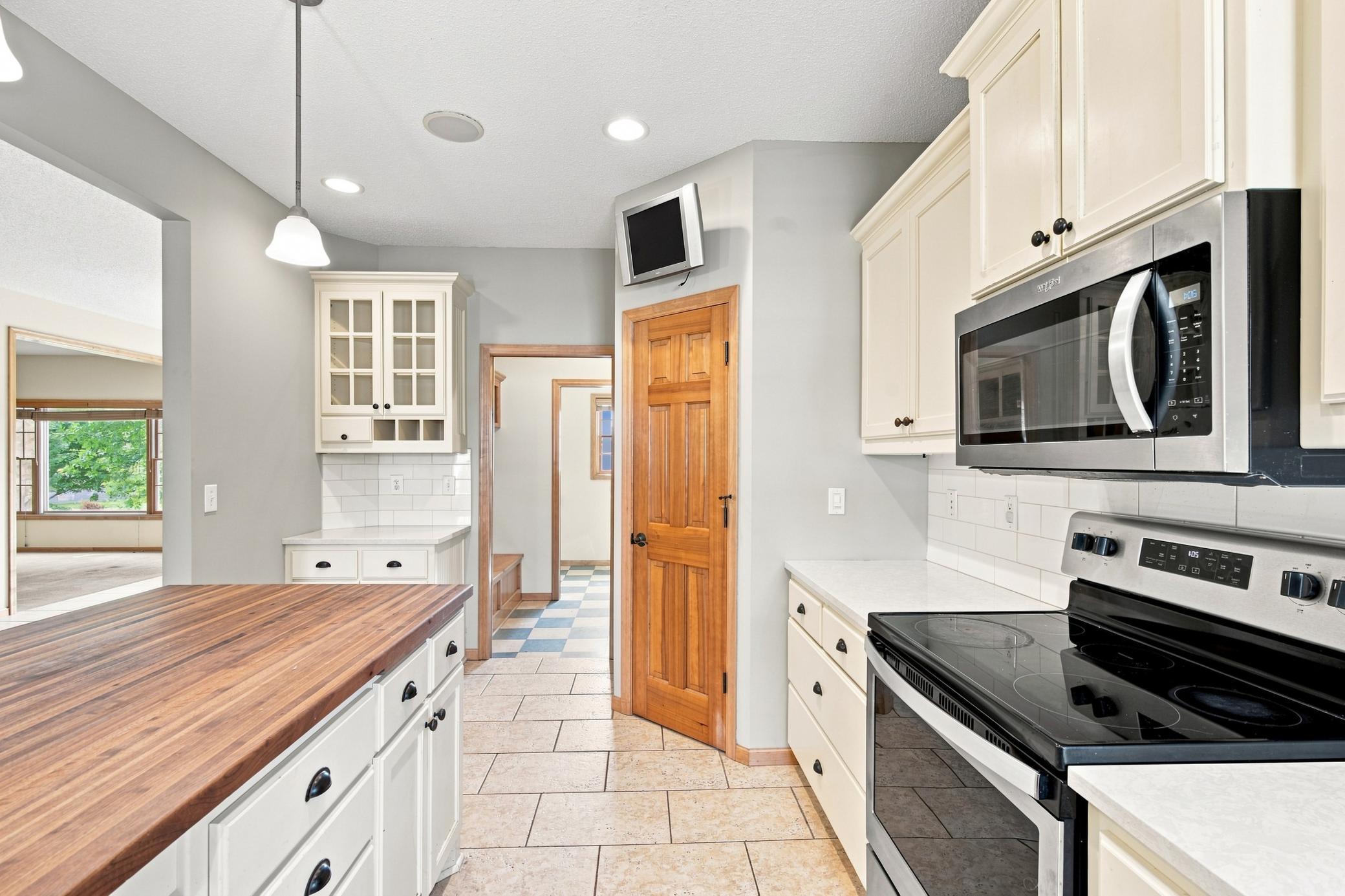 11649 Laketowne View