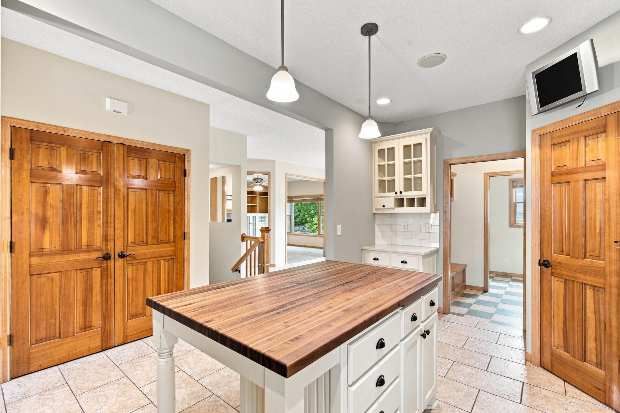 11649 Laketowne View