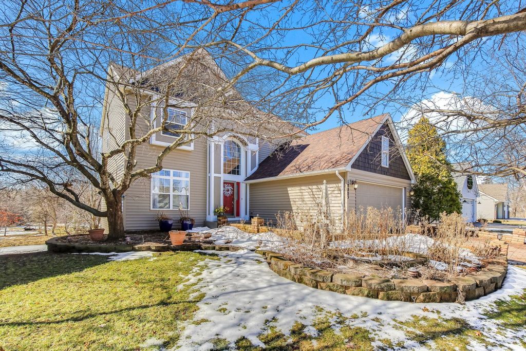 Photo of 18883 95th Avenue N, Maple Grove, MN 55311 (MLS # 7031325)