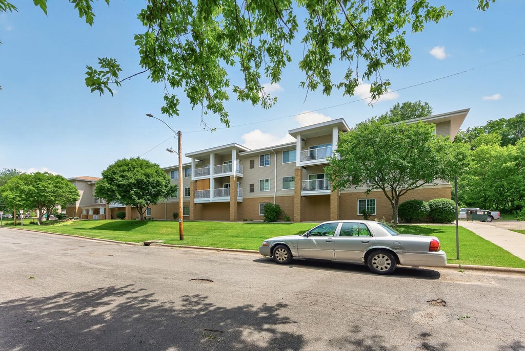 Photo of 1600 Arundel Street #304, Saint Paul, MN 55117 (MLS # 7104922)