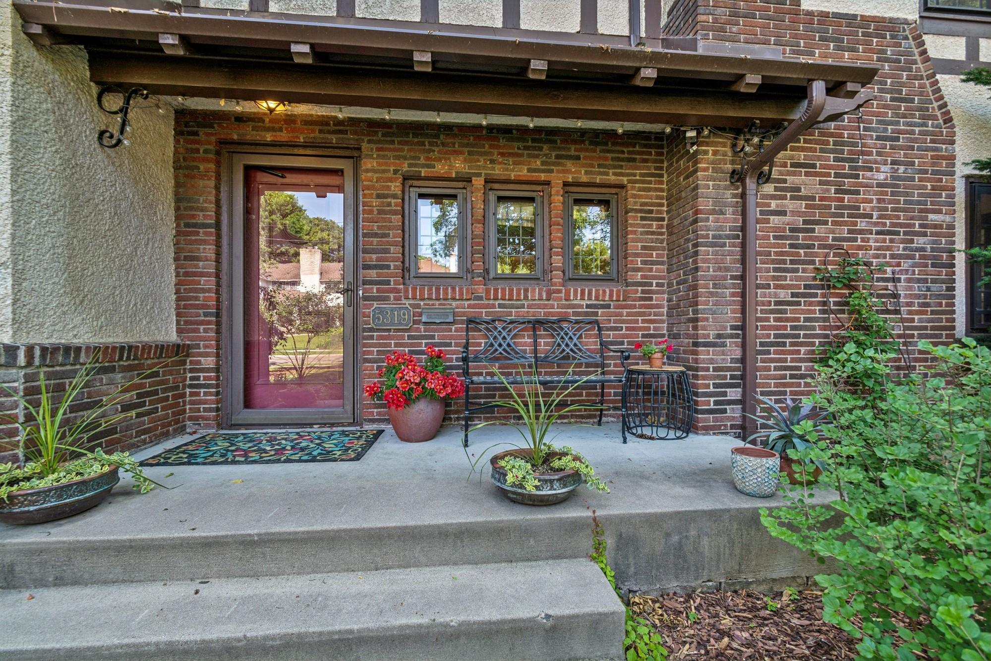 5319 Upton Avenue S