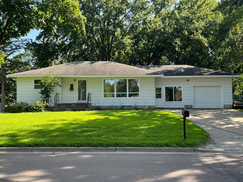 Photo of 520 E 5th Street, Litchfield, MN 55355 (MLS # 6774512)