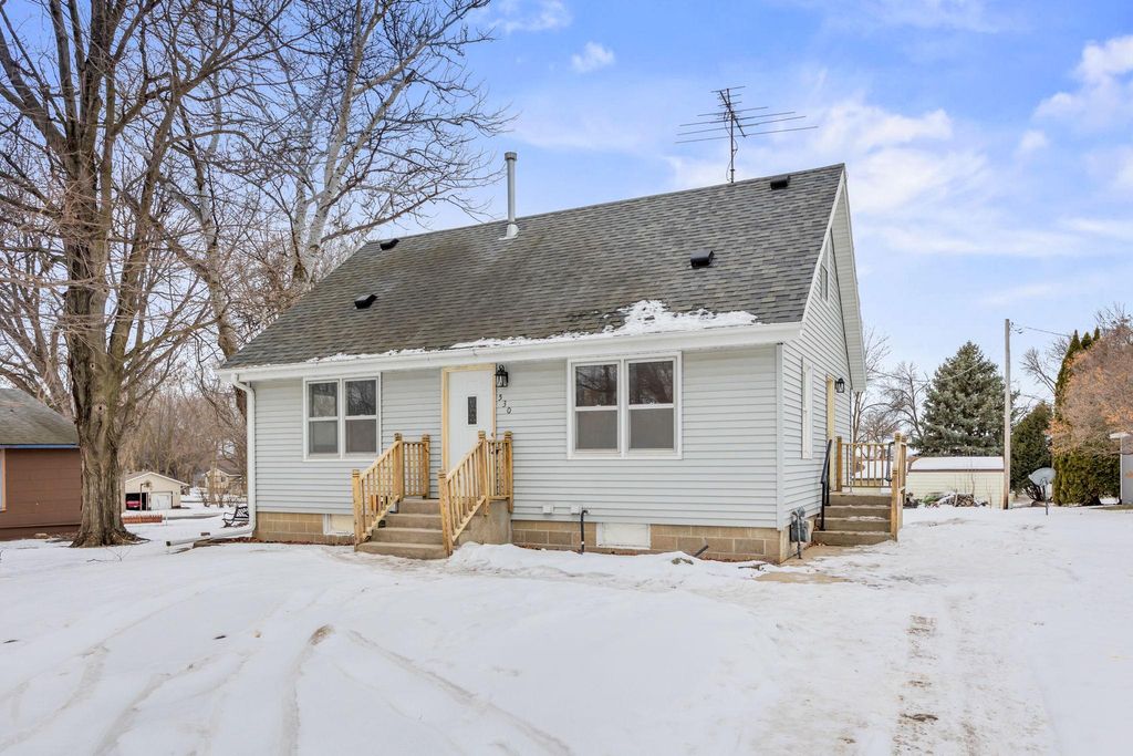 Photo of 530 4th Street N, Winsted, MN 55395 (MLS # 7019382)