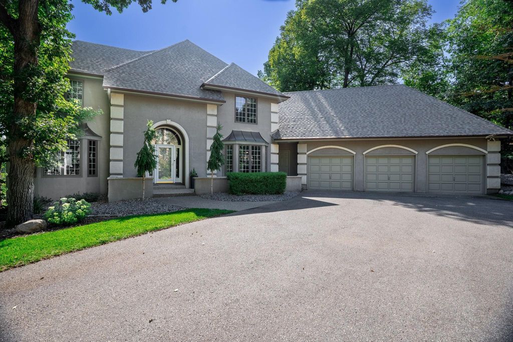 Photo of 11808 Tapestry Lane, Hopkins, MN 55305 (MLS # 6824166)