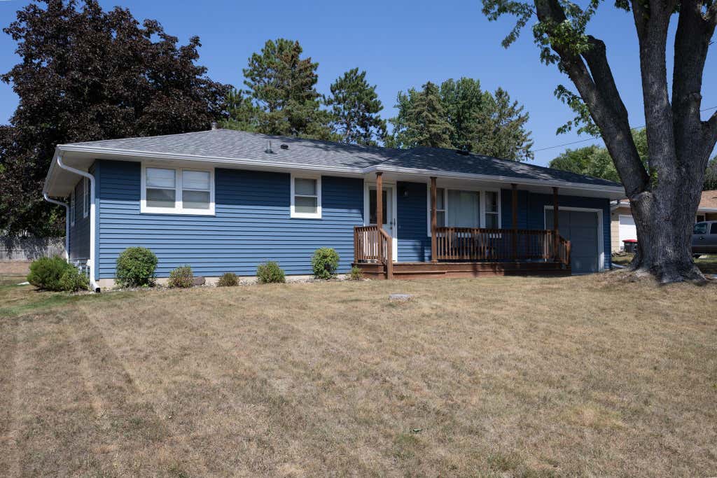 Photo of 954 Linda Avenue, Red Wing, MN 55066 (MLS # 7132408)