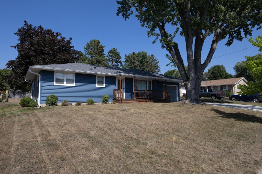 Photo of 954 Linda Avenue, Red Wing, MN 55066 (MLS # 7132408)