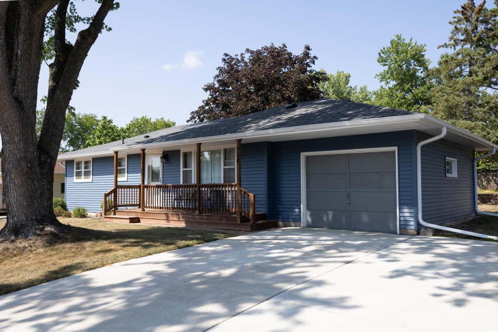 Photo of 954 Linda Avenue, Red Wing, MN 55066 (MLS # 7132408)